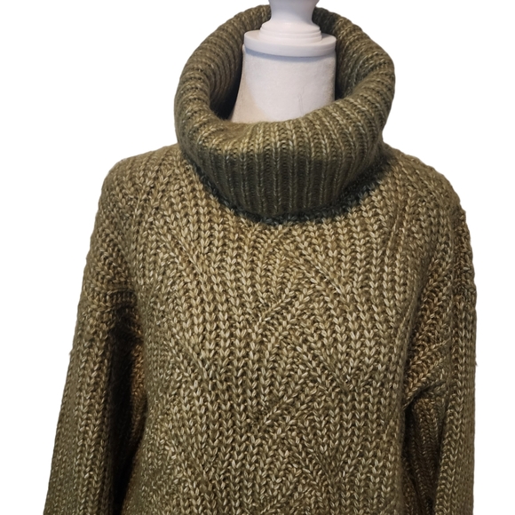EUC A New Day Olive Green Knit Oversized Turtleneck Sweater - Picture 3 of 11